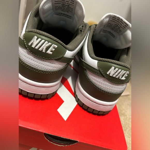 Nike dunks - Picture 3 of 4